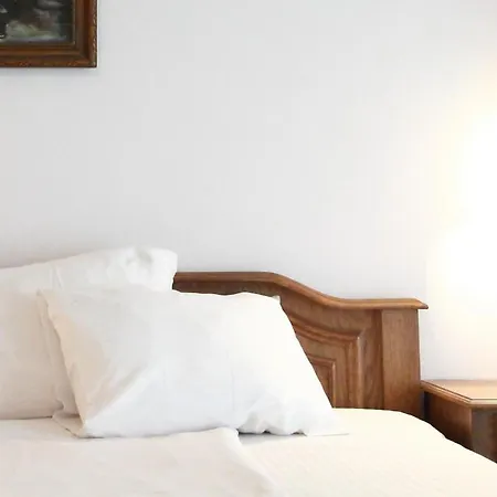 Apartament Mellis 1 *